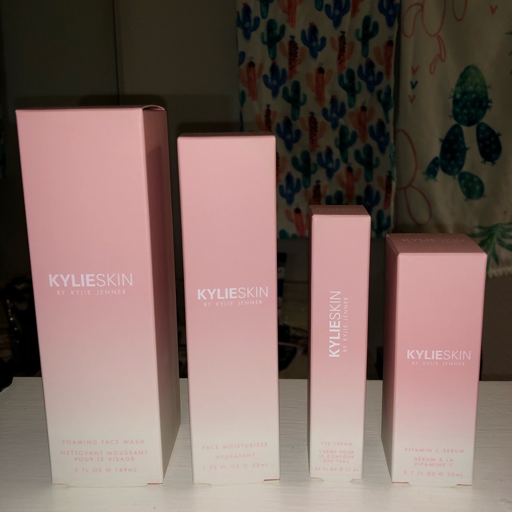Kylie Jenner face / skin care